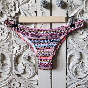 VS Itsy Bikini Bottom Geometric Print